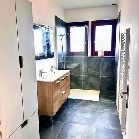 Grande Maison 4 *